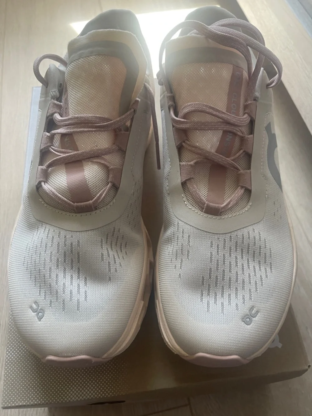 QC Cloudmonster Running Women's Sneakers in Light Pink and White Size: 9.5